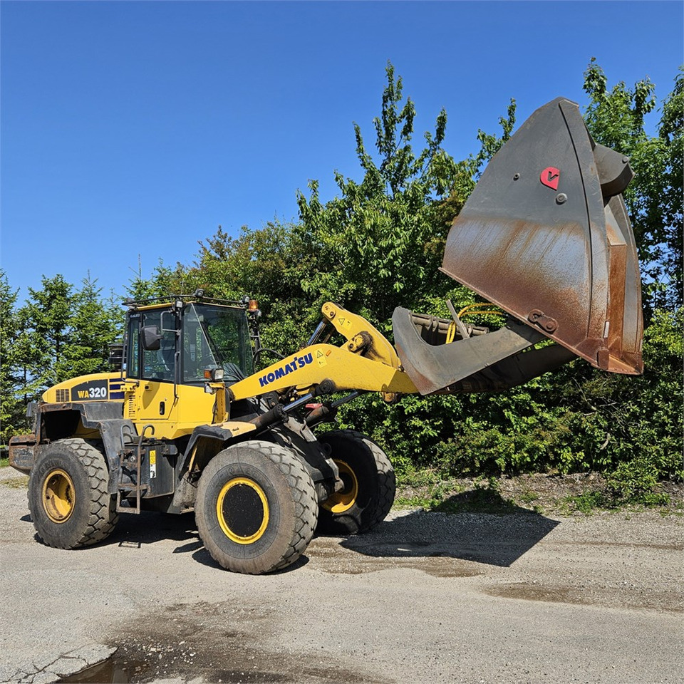 Komatsu WA320-5H - Rataslaadur: pilt 1 Komatsu WA320-5H - Rataslaadur: pilt 1