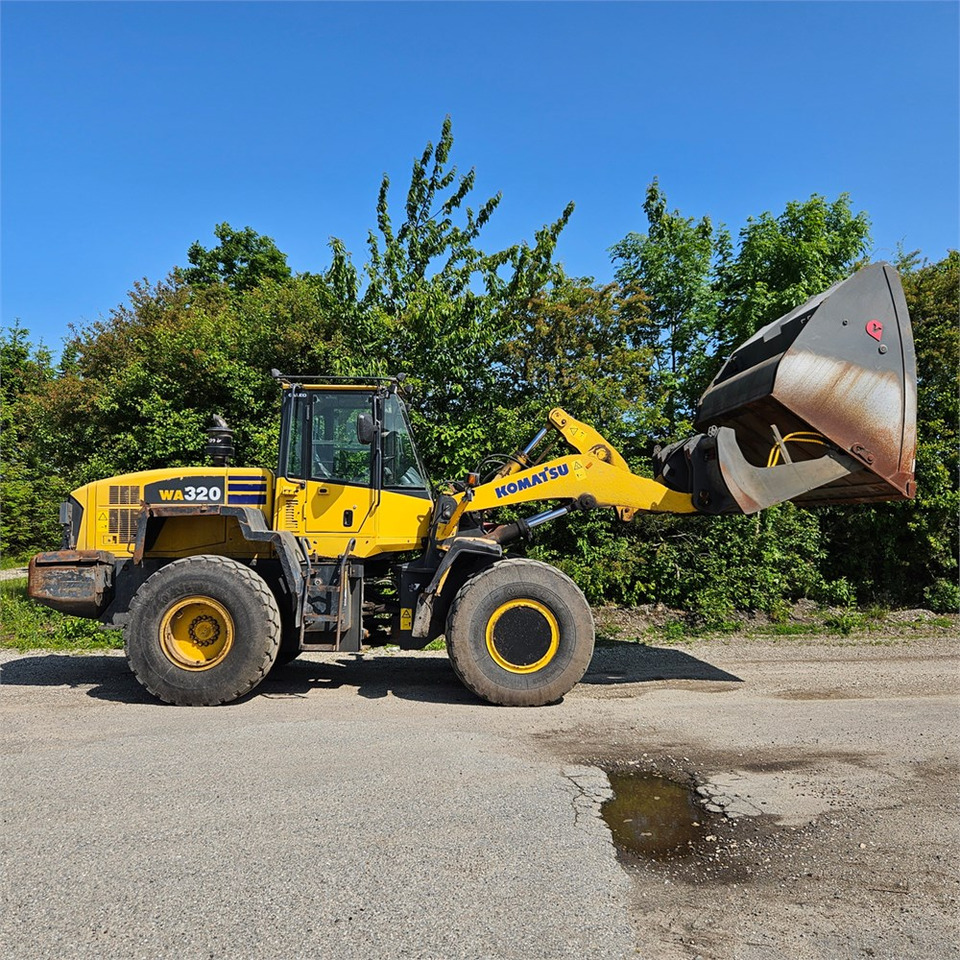 Komatsu WA320-5H - Rataslaadur: pilt 4 Komatsu WA320-5H - Rataslaadur: pilt 4
