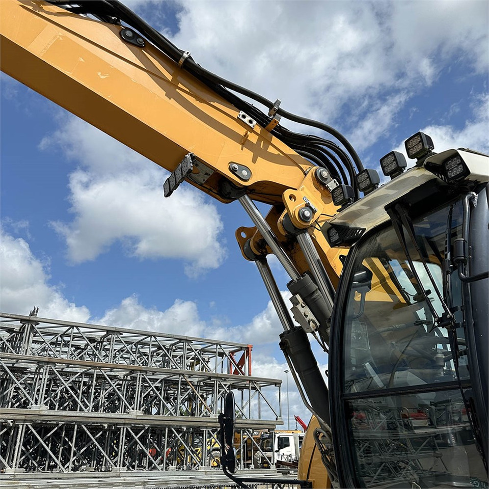 Ratastel ekskavaator Liebherr A 918 Litronic: pilt 39