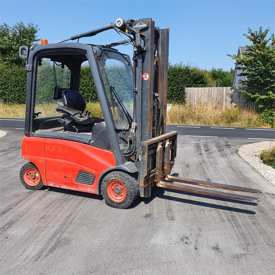 Linde H16 P-01 - Kahveltõstuk: pilt 1 Linde H16 P-01 - Kahveltõstuk: pilt 1