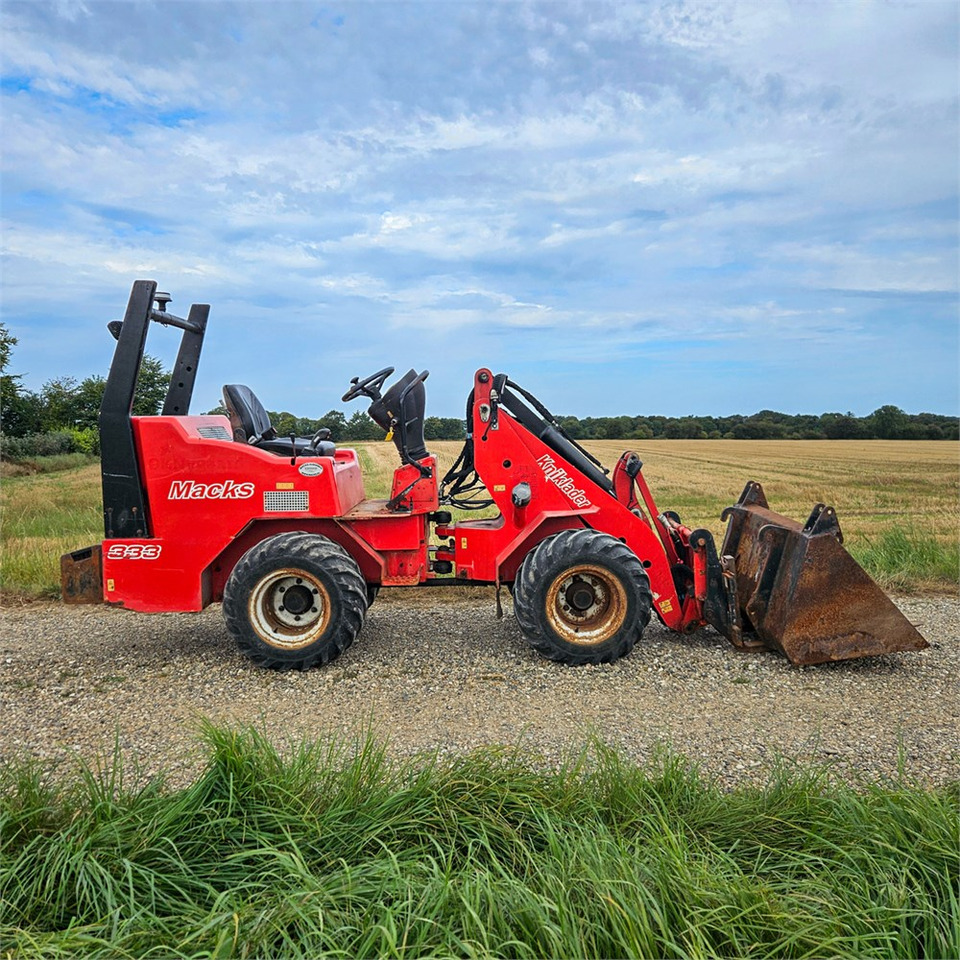 Macks 333 - Kompaktlaadur: pilt 1 Macks 333 - Kompaktlaadur: pilt 1