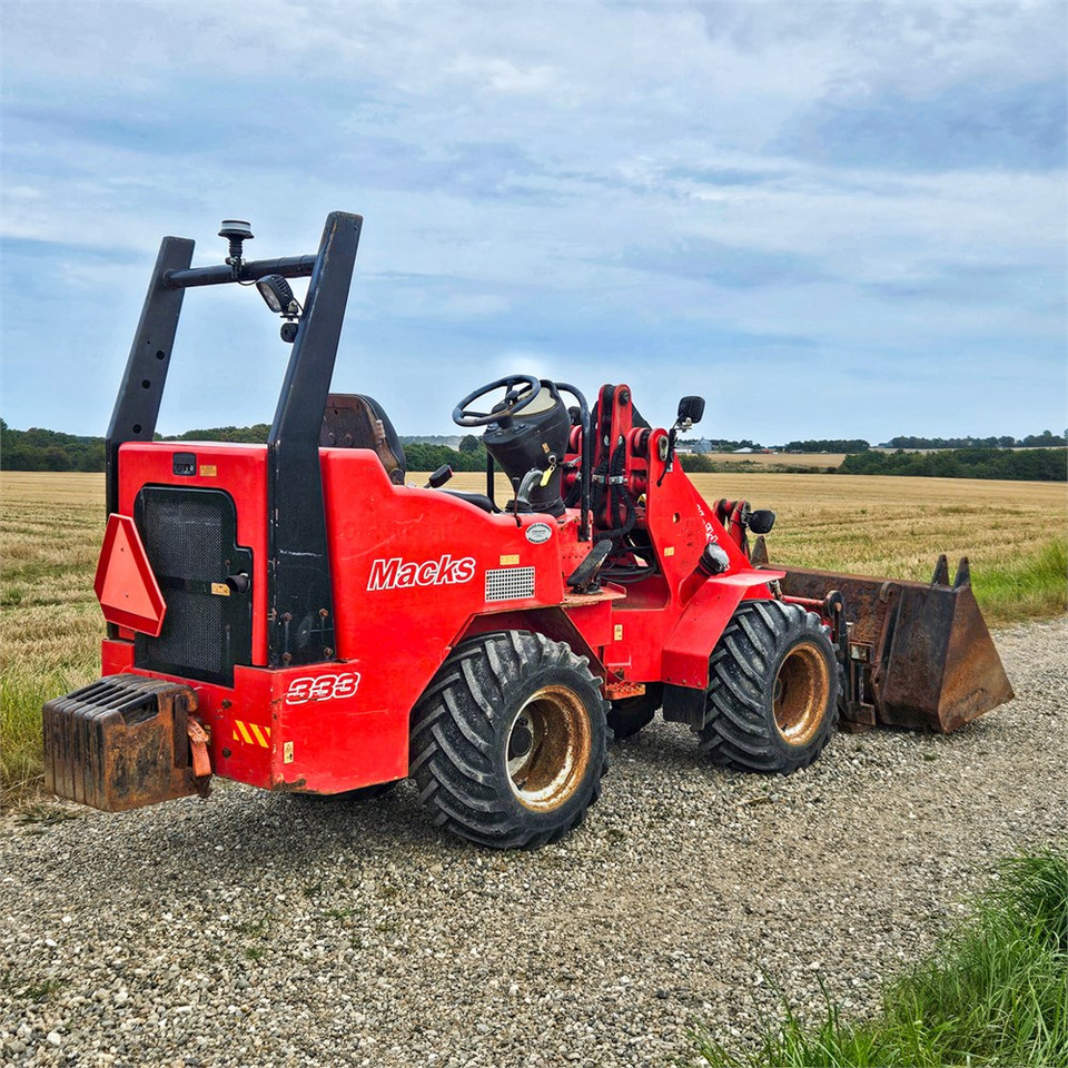 Macks 333 - Kompaktlaadur: pilt 3 Macks 333 - Kompaktlaadur: pilt 3