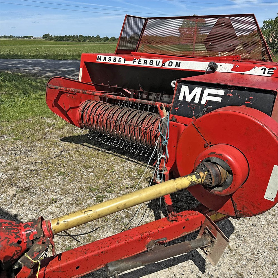 Massey Ferguson MF128 - Kaarutusseadmed: pilt 2 Massey Ferguson MF128 - Kaarutusseadmed: pilt 2