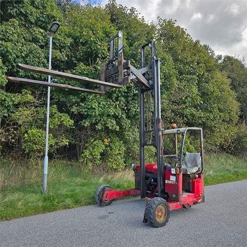 Moffett M4 25.3 - Veoautol põhinev kahveltõstuk: pilt 3 Moffett M4 25.3 - Veoautol põhinev kahveltõstuk: pilt 3