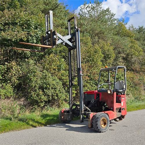 Moffett M5 25 - Veoautol põhinev kahveltõstuk: pilt 2 Moffett M5 25 - Veoautol põhinev kahveltõstuk: pilt 2