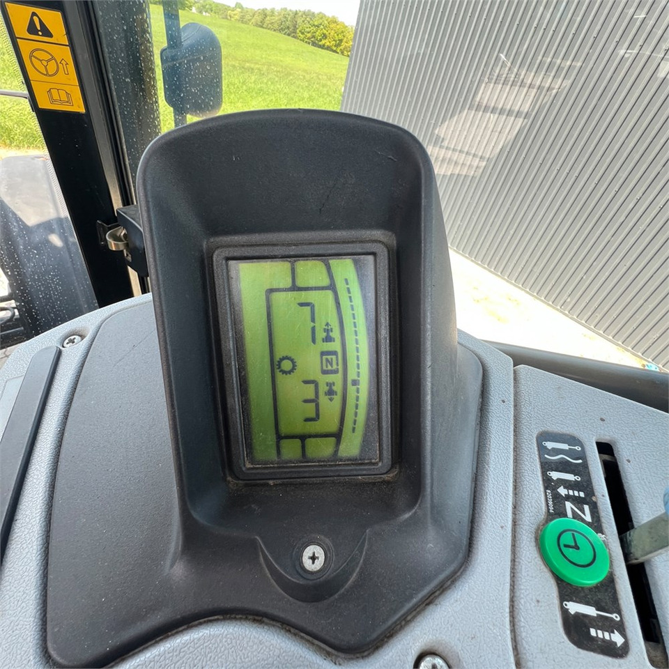 Traktor New Holland T6050: pilt 27