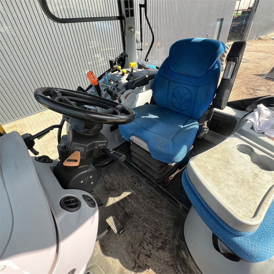 Traktor New Holland T6050: pilt 17