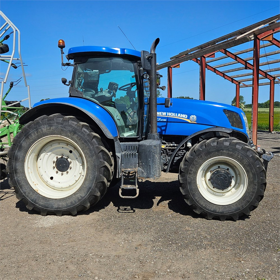 New Holland T7.235 Power Command - Traktor: pilt 2 New Holland T7.235 Power Command - Traktor: pilt 2