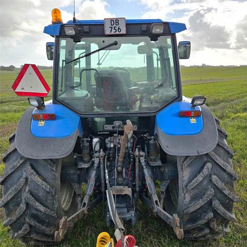 New Holland TM165 - Traktor: pilt 5 New Holland TM165 - Traktor: pilt 5