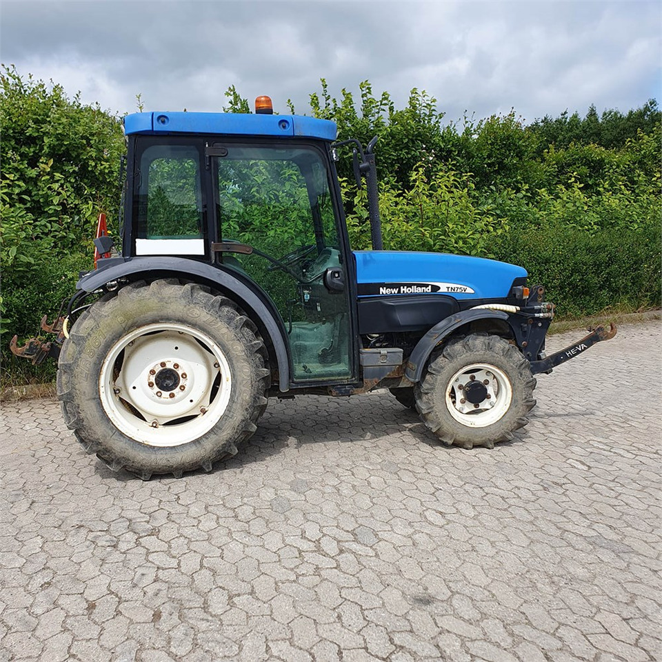 New Holland TN75 V - Traktor: pilt 3 New Holland TN75 V - Traktor: pilt 3