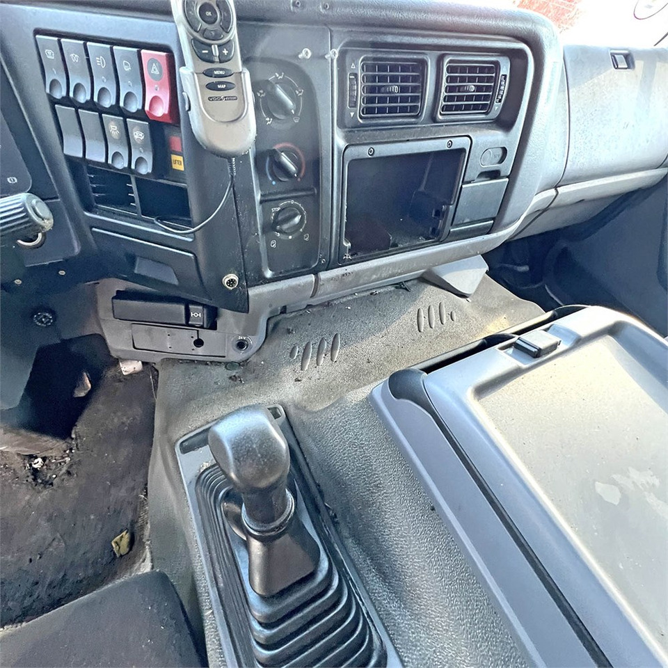 Kabiinišassiiga veoauto Renault H 100 4x2 STD: pilt 15