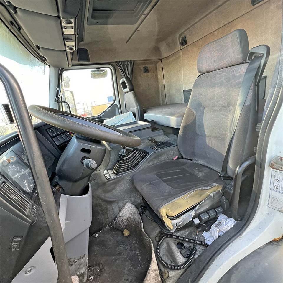 Kabiinišassiiga veoauto Renault H 100 4x2 STD: pilt 11