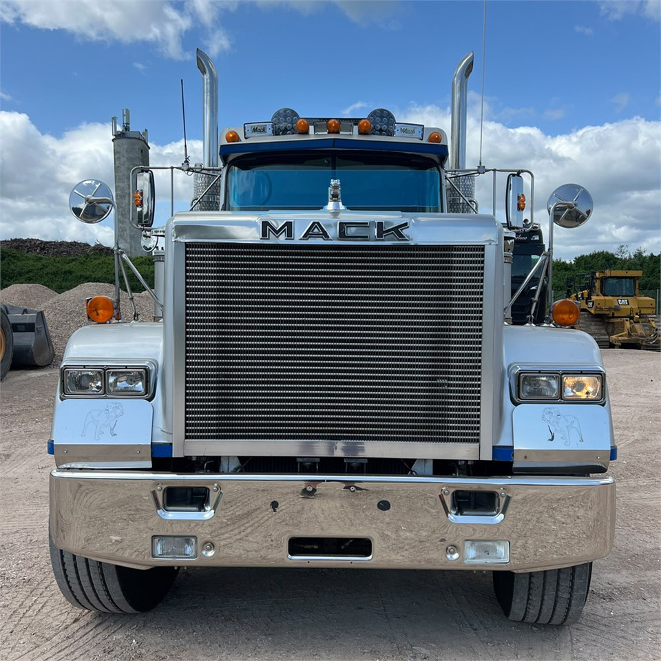 Mack Superliner - Sadulveok: pilt 3 Mack Superliner - Sadulveok: pilt 3