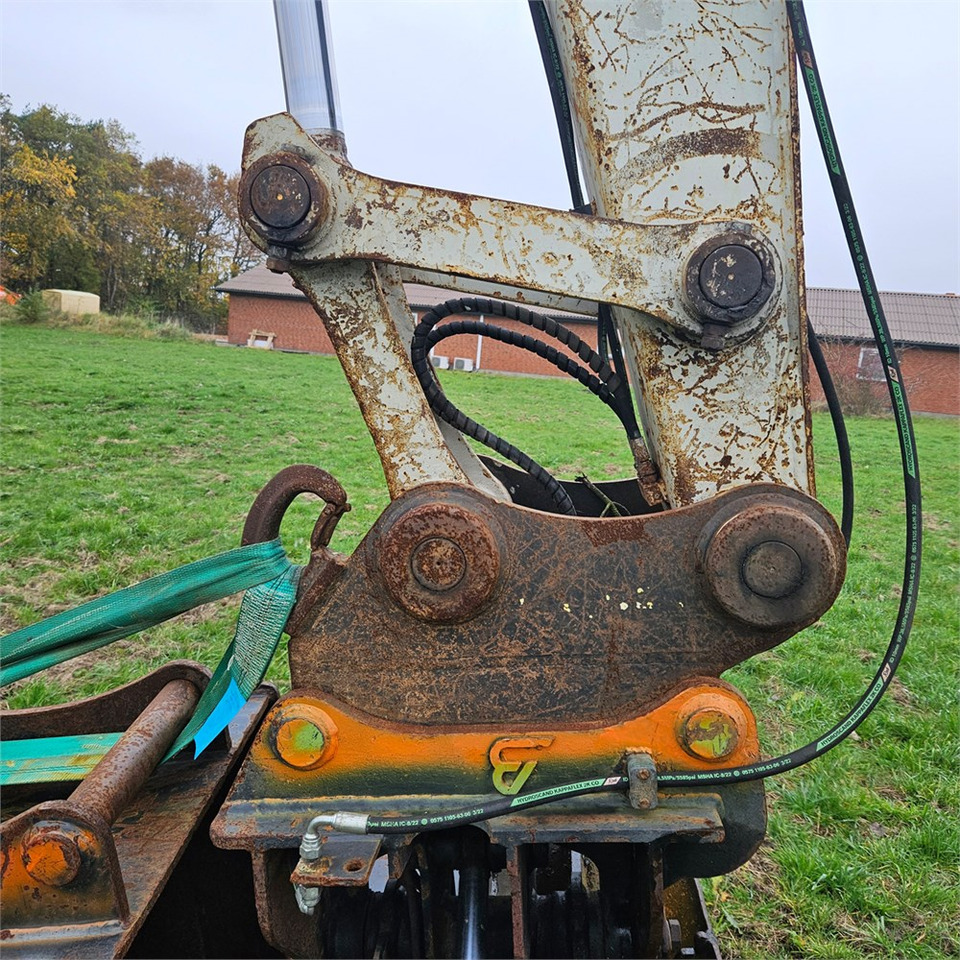 Lintekskavaator Takeuchi TB1140: pilt 35