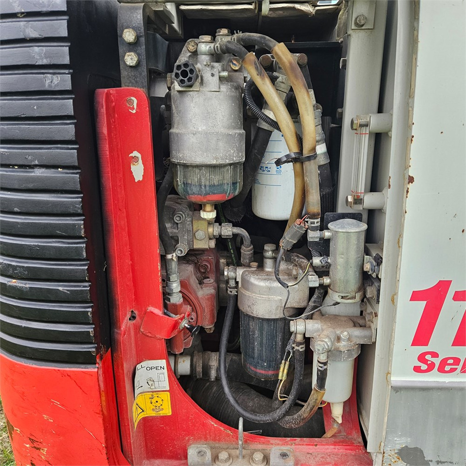 Lintekskavaator Takeuchi TB1140: pilt 44