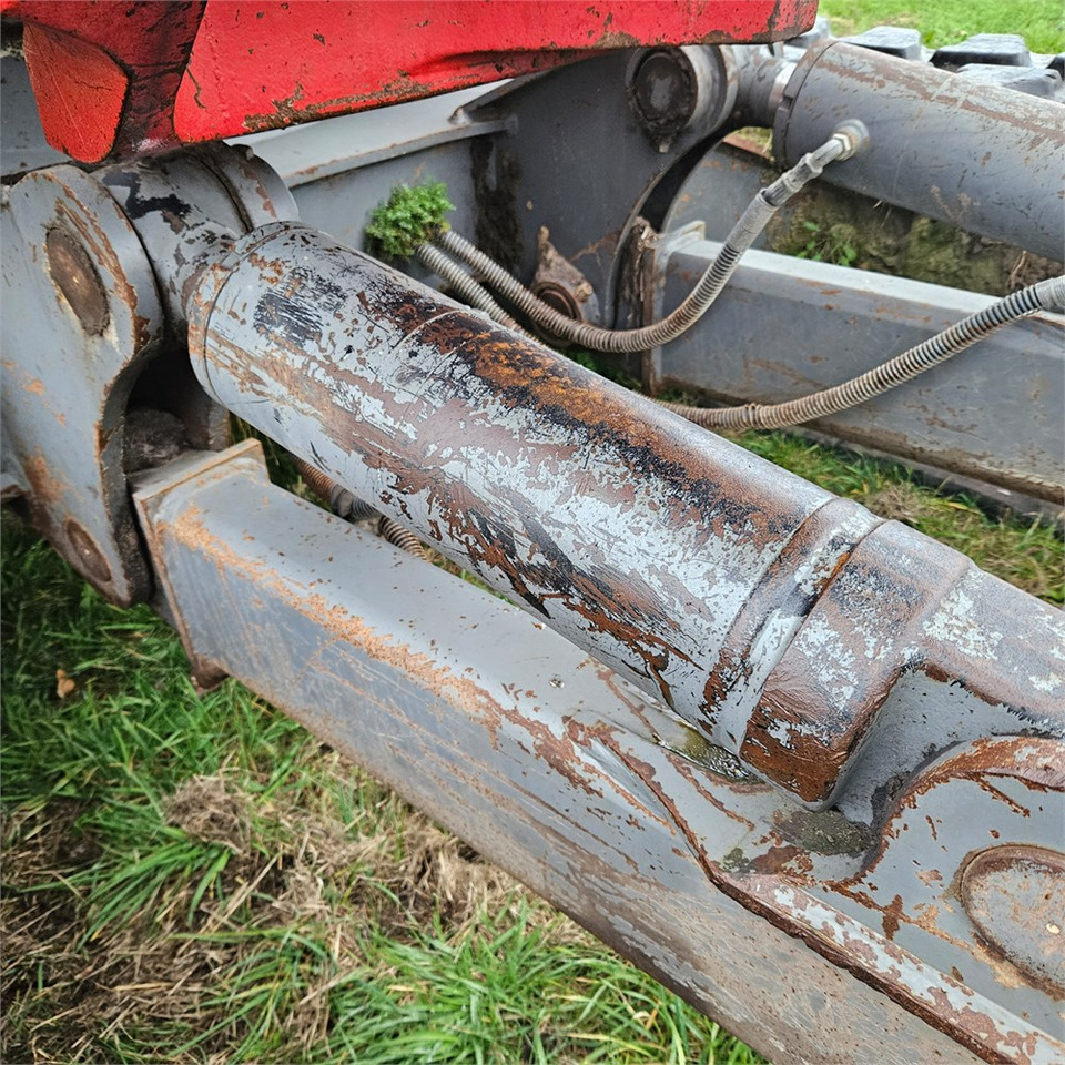 Lintekskavaator Takeuchi TB1140: pilt 42