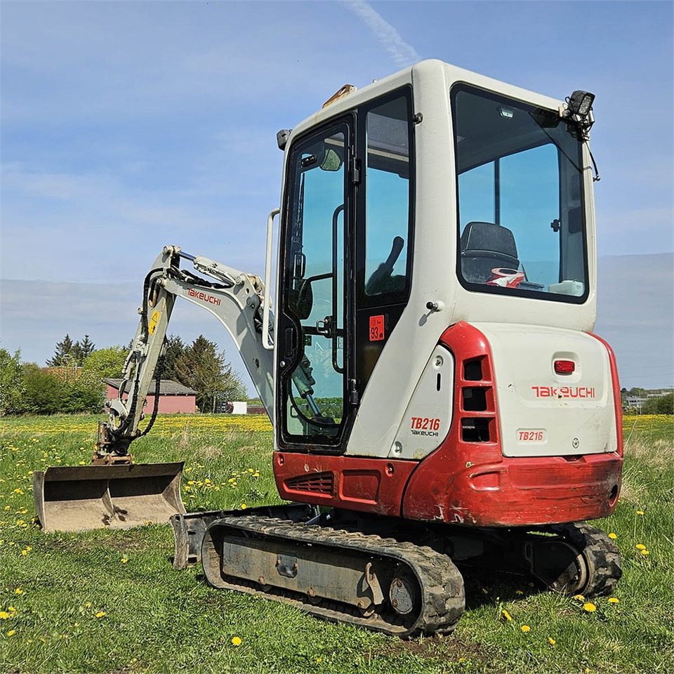 Takeuchi TB216 - Miniekskavaator: pilt 1 Takeuchi TB216 - Miniekskavaator: pilt 1