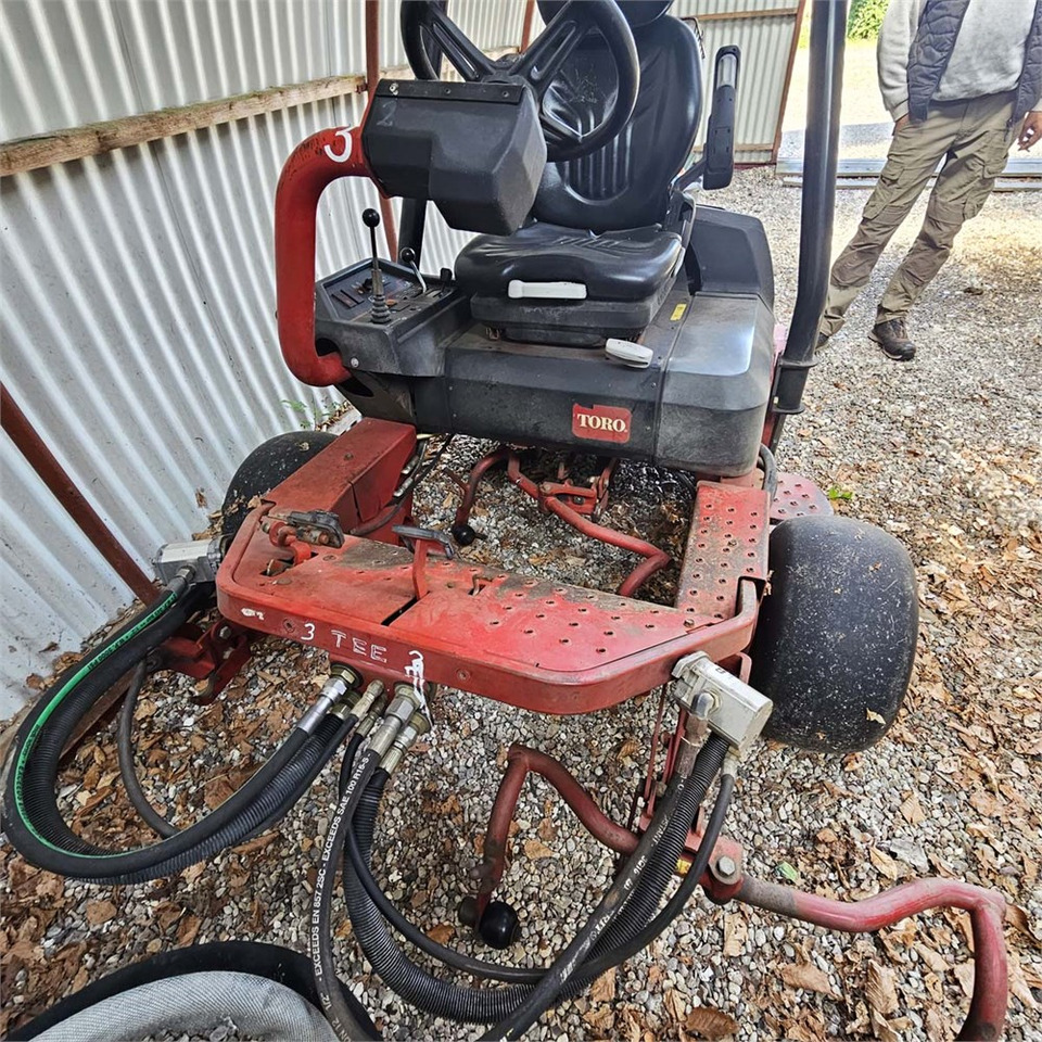 Toro Greensmaster 3250-D - Muruniiduk: pilt 3 Toro Greensmaster 3250-D - Muruniiduk: pilt 3