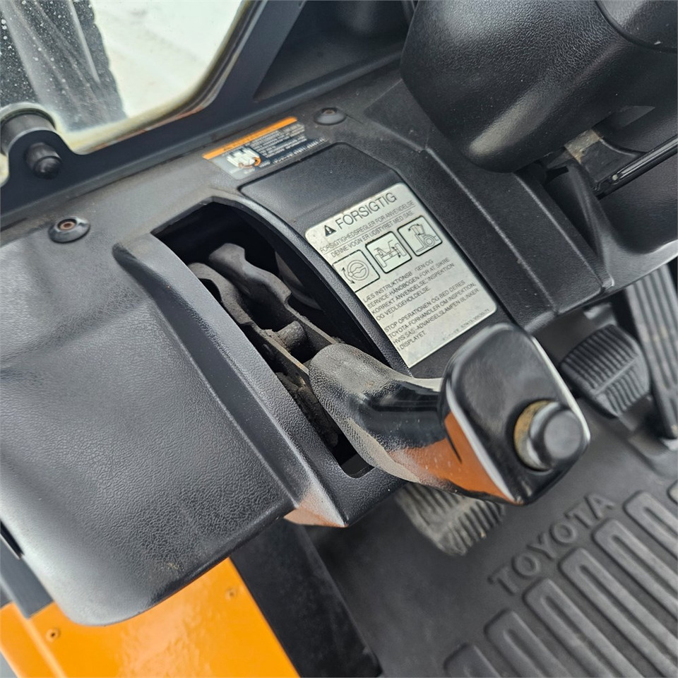 Kahveltõstuk Toyota 30 SAS Equipped - 02-7FDF30: pilt 12