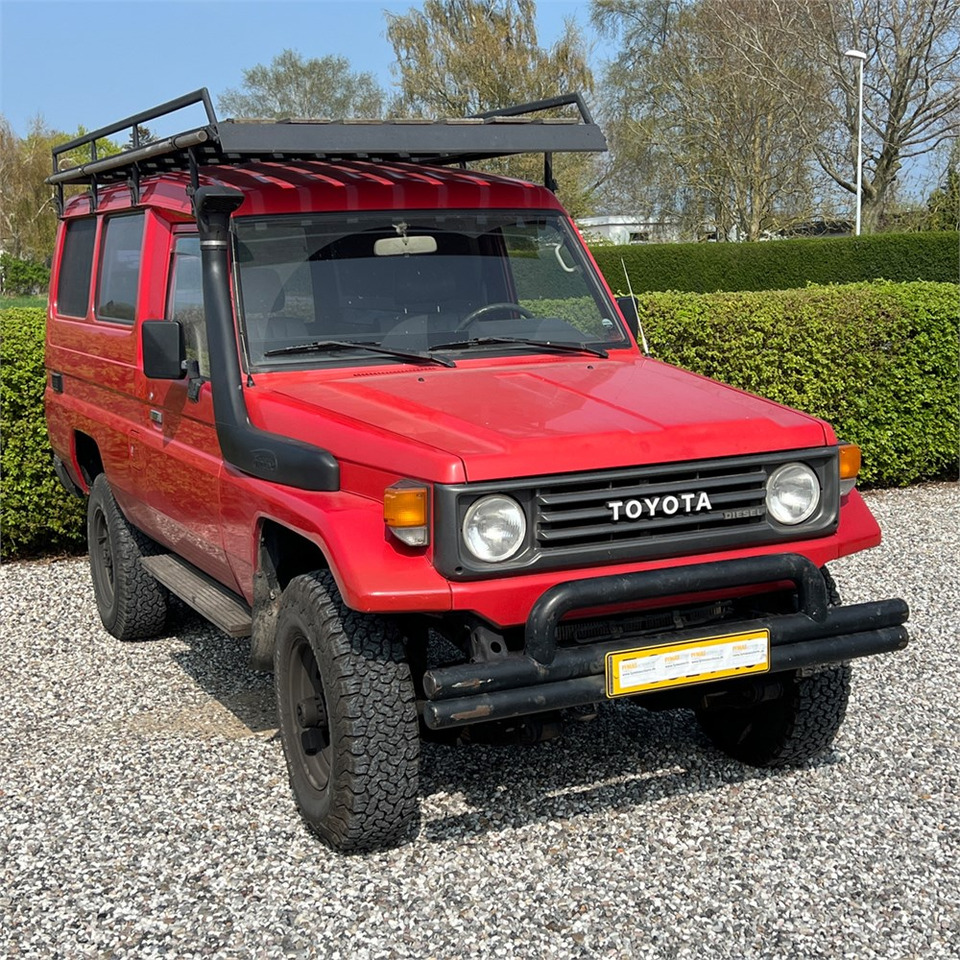 Toyota HZJ75 - Auto: pilt 2 Toyota HZJ75 - Auto: pilt 2