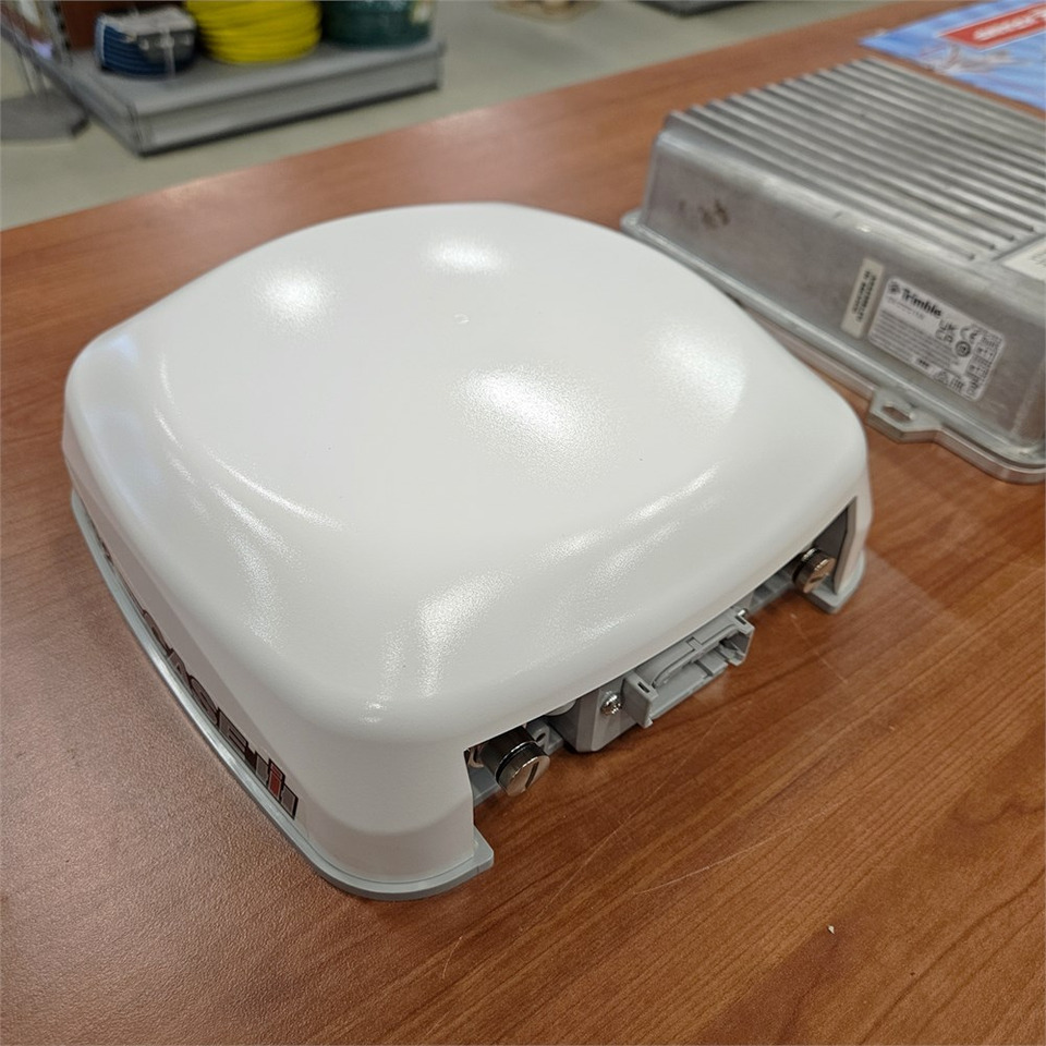 Trimble Nav-900 III receiver and controller type: 48036776 - Traktor: pilt 5 Trimble Nav-900 III receiver and controller type: 48036776 - Traktor: pilt 5