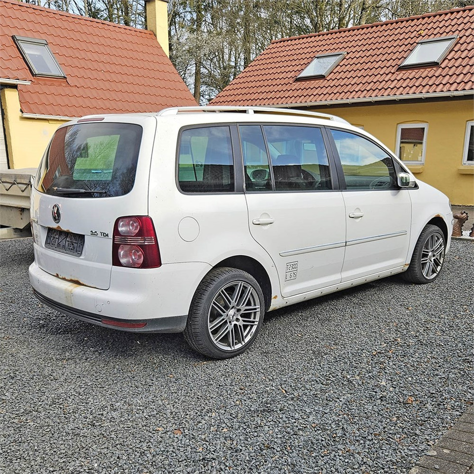 VW Touran Van 2,0 tdi automatisk - Auto: pilt 3 VW Touran Van 2,0 tdi automatisk - Auto: pilt 3
