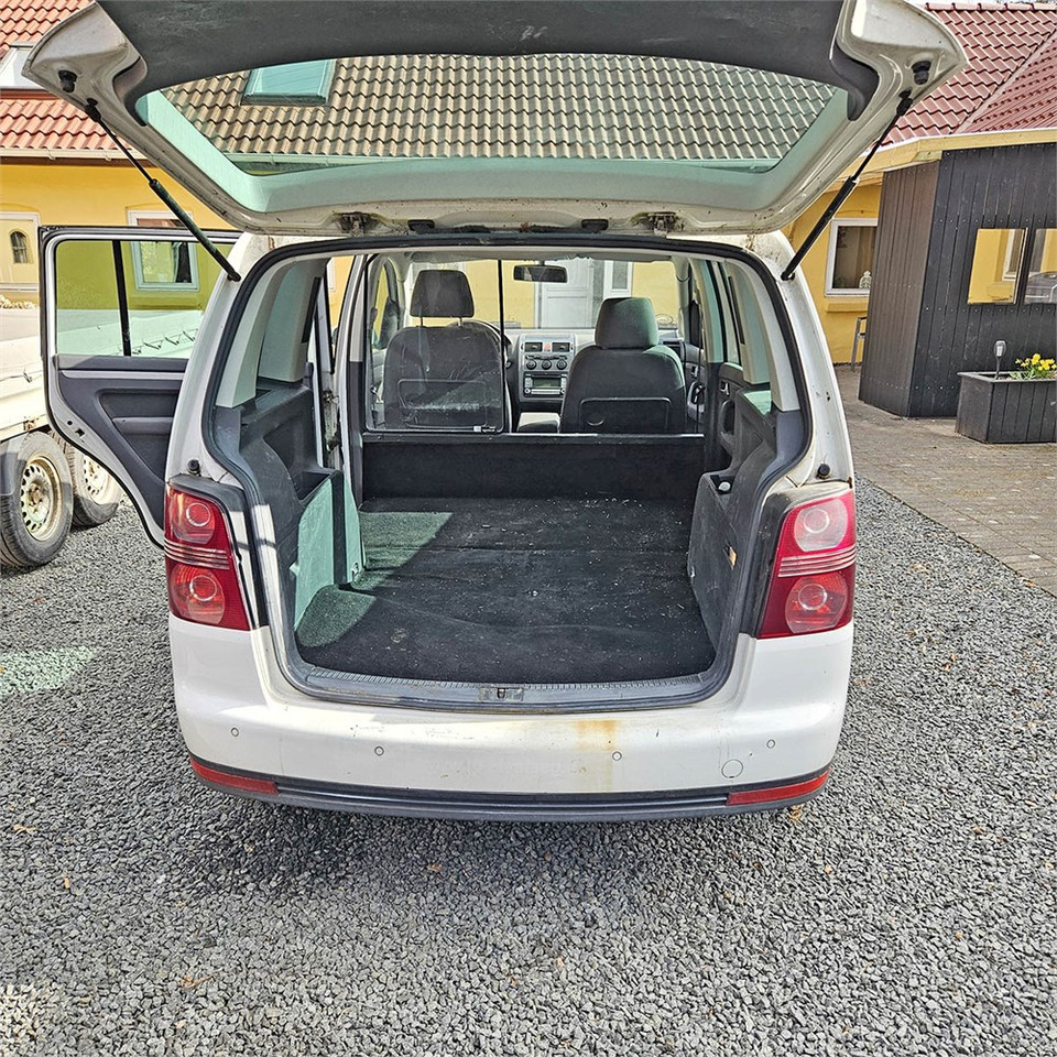 VW Touran Van 2,0 tdi automatisk - Auto: pilt 5 VW Touran Van 2,0 tdi automatisk - Auto: pilt 5
