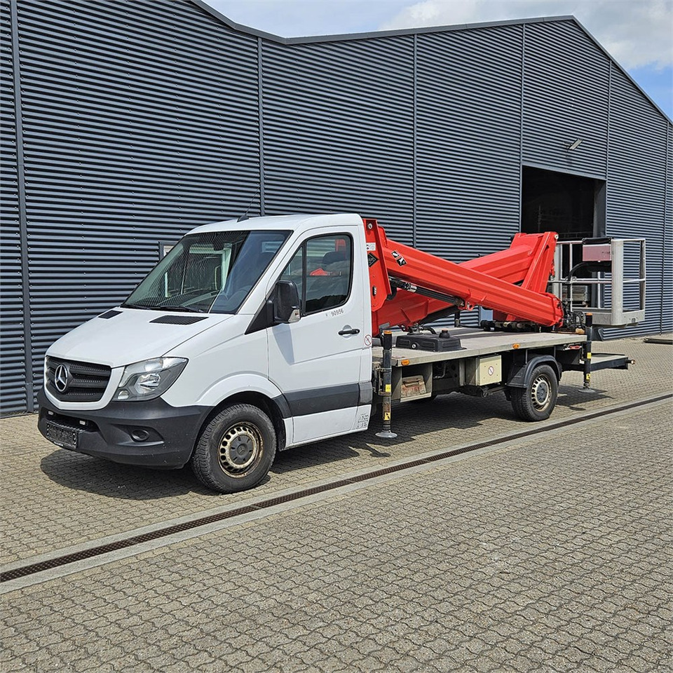Versalift VTX-240 - Veoautolt tõusev platvorm: pilt 4 Versalift VTX-240 - Veoautolt tõusev platvorm: pilt 4