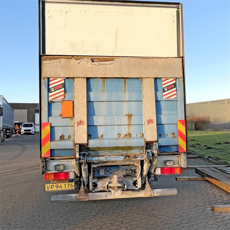 Kasti veoauto Volvo FM12: pilt 14