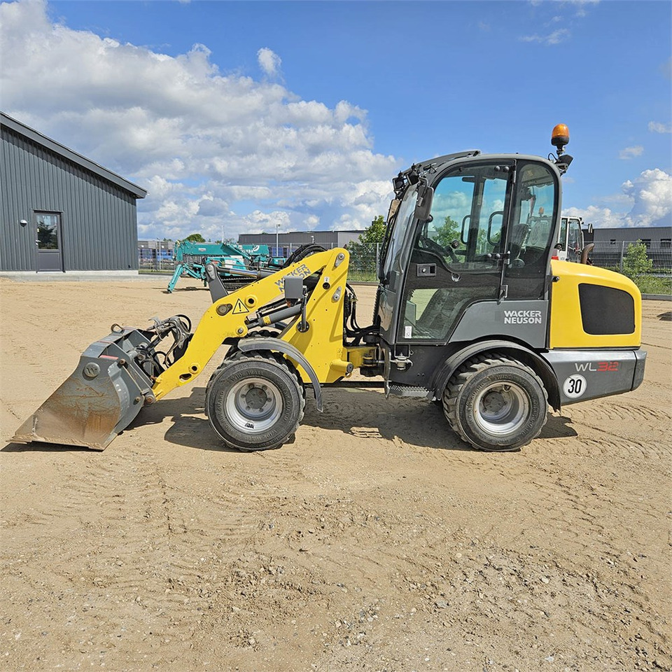 Wacker Neuson WL 32/RL30 - Rataslaadur: pilt 2 Wacker Neuson WL 32/RL30 - Rataslaadur: pilt 2