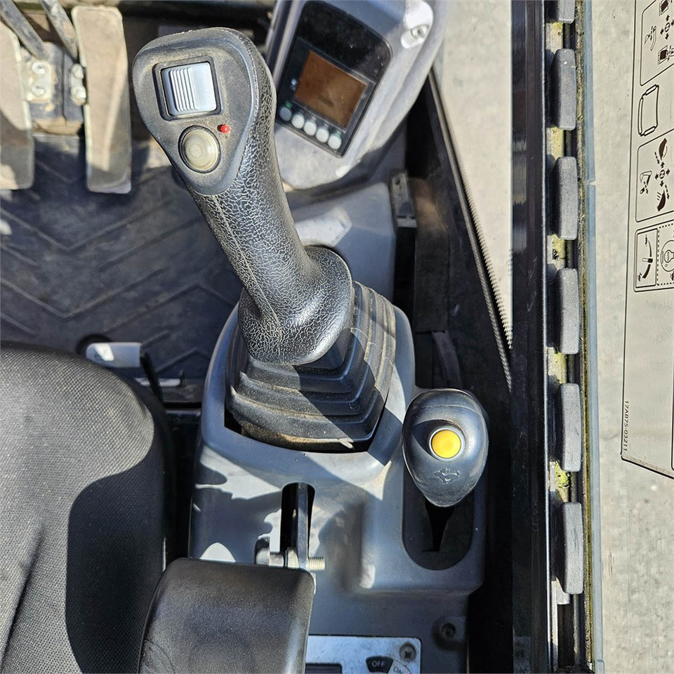 Miniekskavaator Yanmar SV19 VT: pilt 12