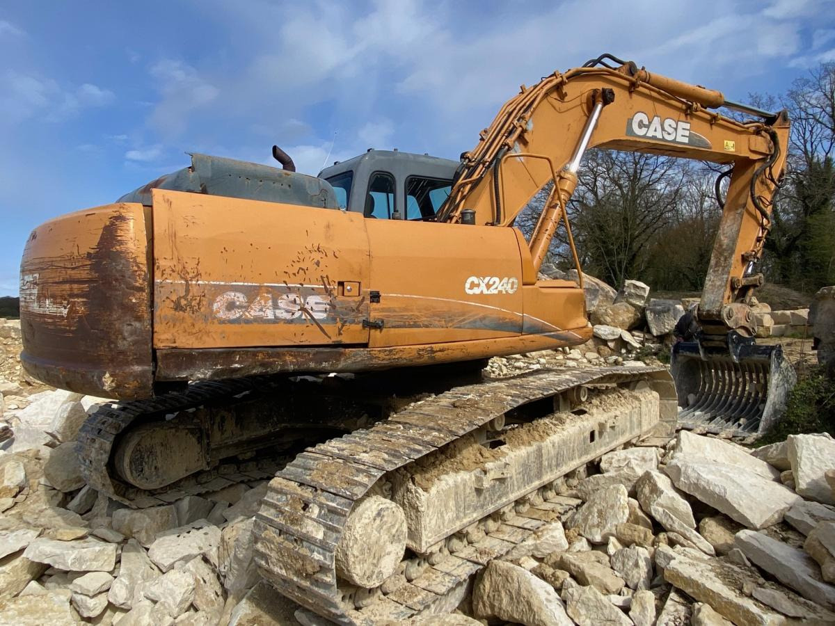 Case CX240 - Lintekskavaator: pilt 2 Case CX240 - Lintekskavaator: pilt 2