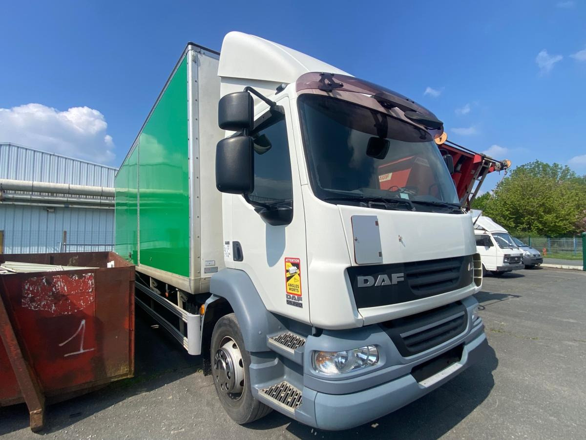 DAF LF 55.220 - Kasti veoauto: pilt 2 DAF LF 55.220 - Kasti veoauto: pilt 2