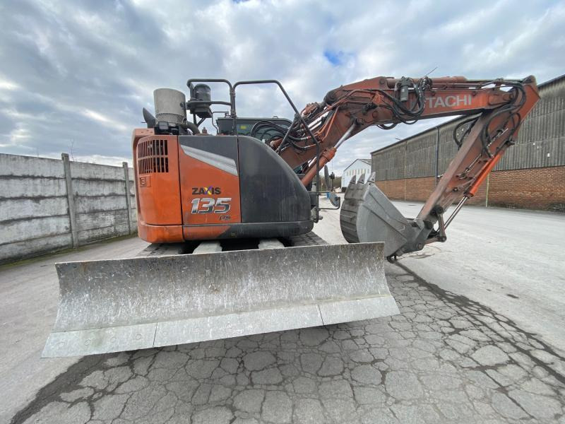 HITACHI ZX 135US-7 - Lintekskavaator: pilt 2 HITACHI ZX 135US-7 - Lintekskavaator: pilt 2