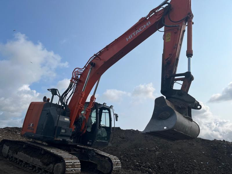 Hitachi ZX 225USLC-5B - Lintekskavaator: pilt 2 Hitachi ZX 225USLC-5B - Lintekskavaator: pilt 2