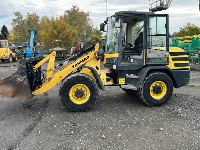 Yanmar V 80 - Rataslaadur: pilt 1 Yanmar V 80 - Rataslaadur: pilt 1