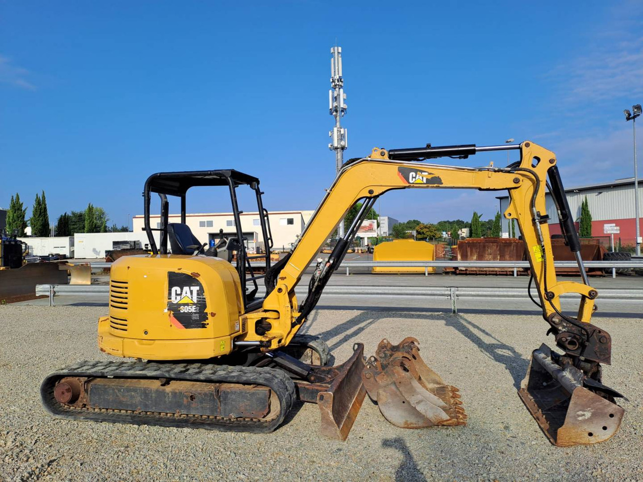 CAT 305E2 - Lintekskavaator: pilt 2 CAT 305E2 - Lintekskavaator: pilt 2