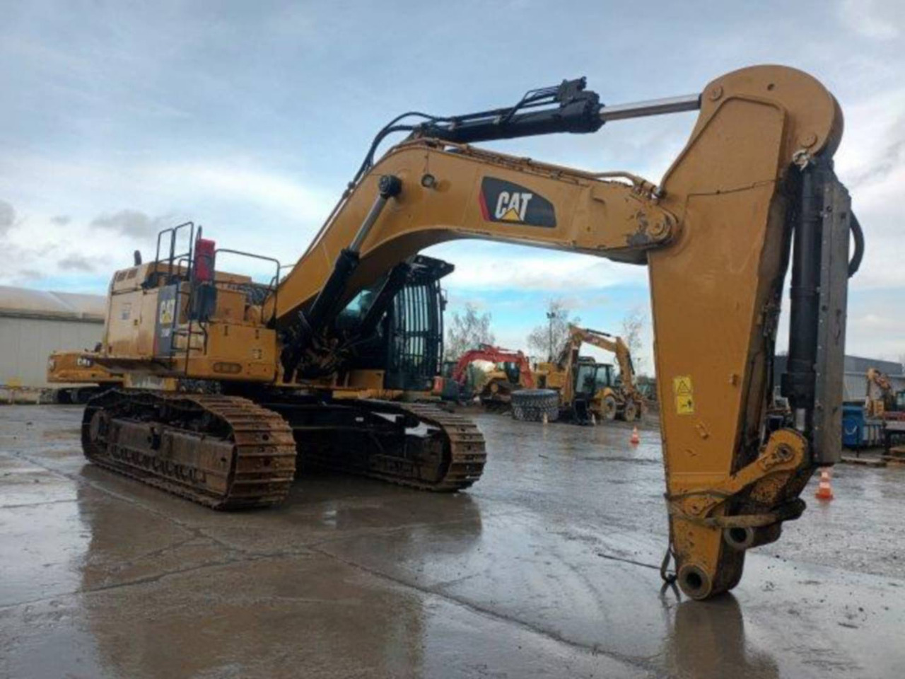 CAT 374F - Lintekskavaator: pilt 2 CAT 374F - Lintekskavaator: pilt 2