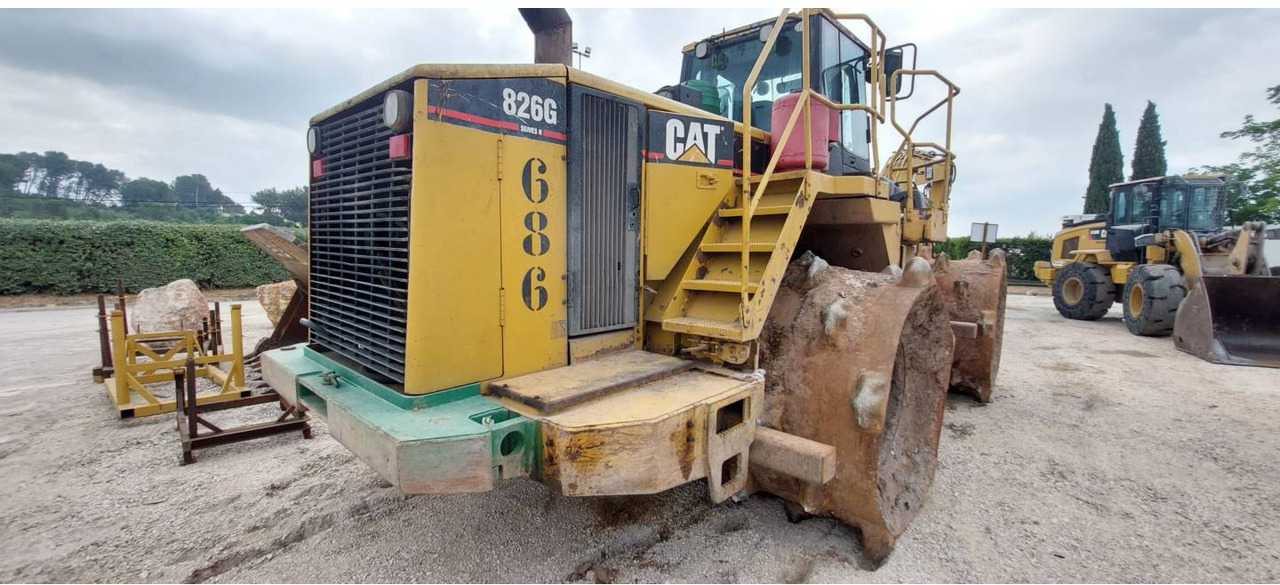 CAT 826G II - Buldooser: pilt 4 CAT 826G II - Buldooser: pilt 4