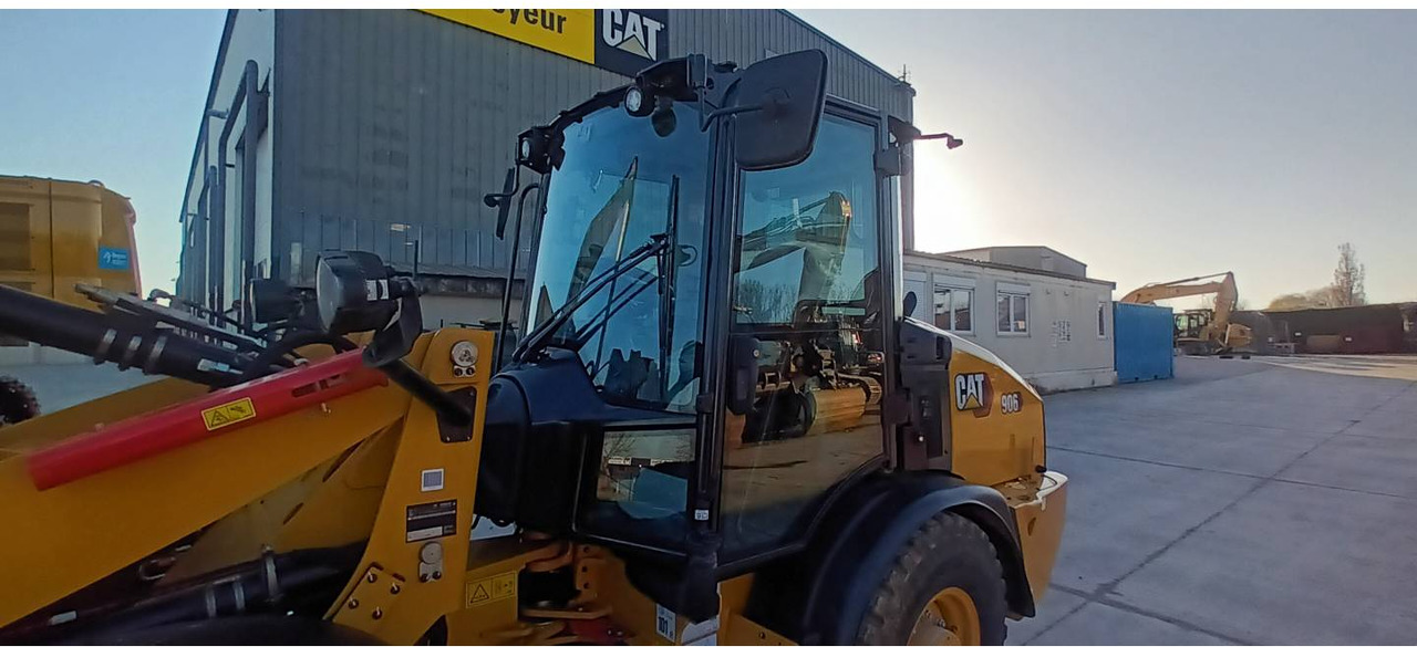 Rataslaadur CAT 906: pilt 15