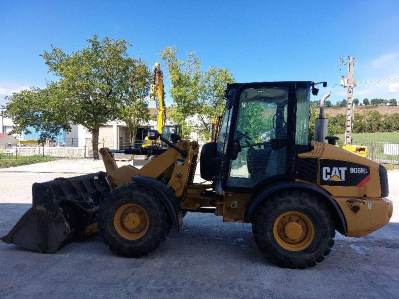 CAT 906H2 - Rataslaadur: pilt 1 CAT 906H2 - Rataslaadur: pilt 1