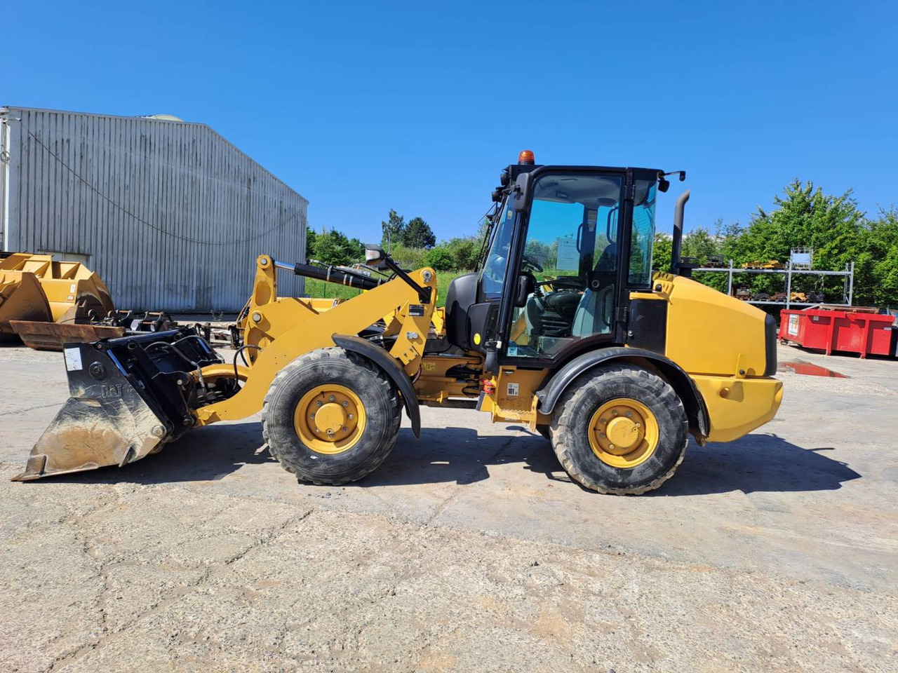 CAT 906M - Rataslaadur: pilt 1 CAT 906M - Rataslaadur: pilt 1