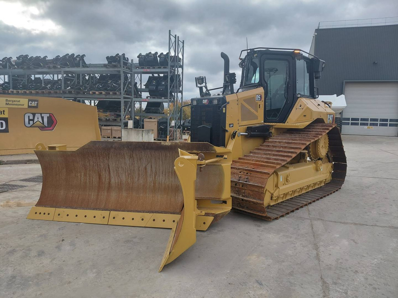 CAT D5 - Buldooser: pilt 2 CAT D5 - Buldooser: pilt 2