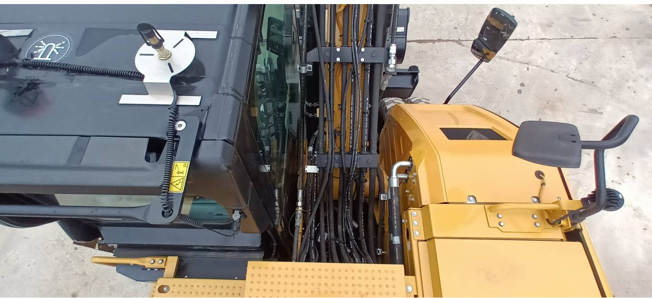 Ratastel ekskavaator CAT M314: pilt 32