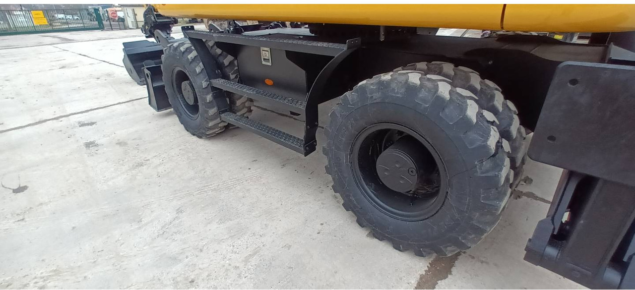 Ratastel ekskavaator CAT M314: pilt 17