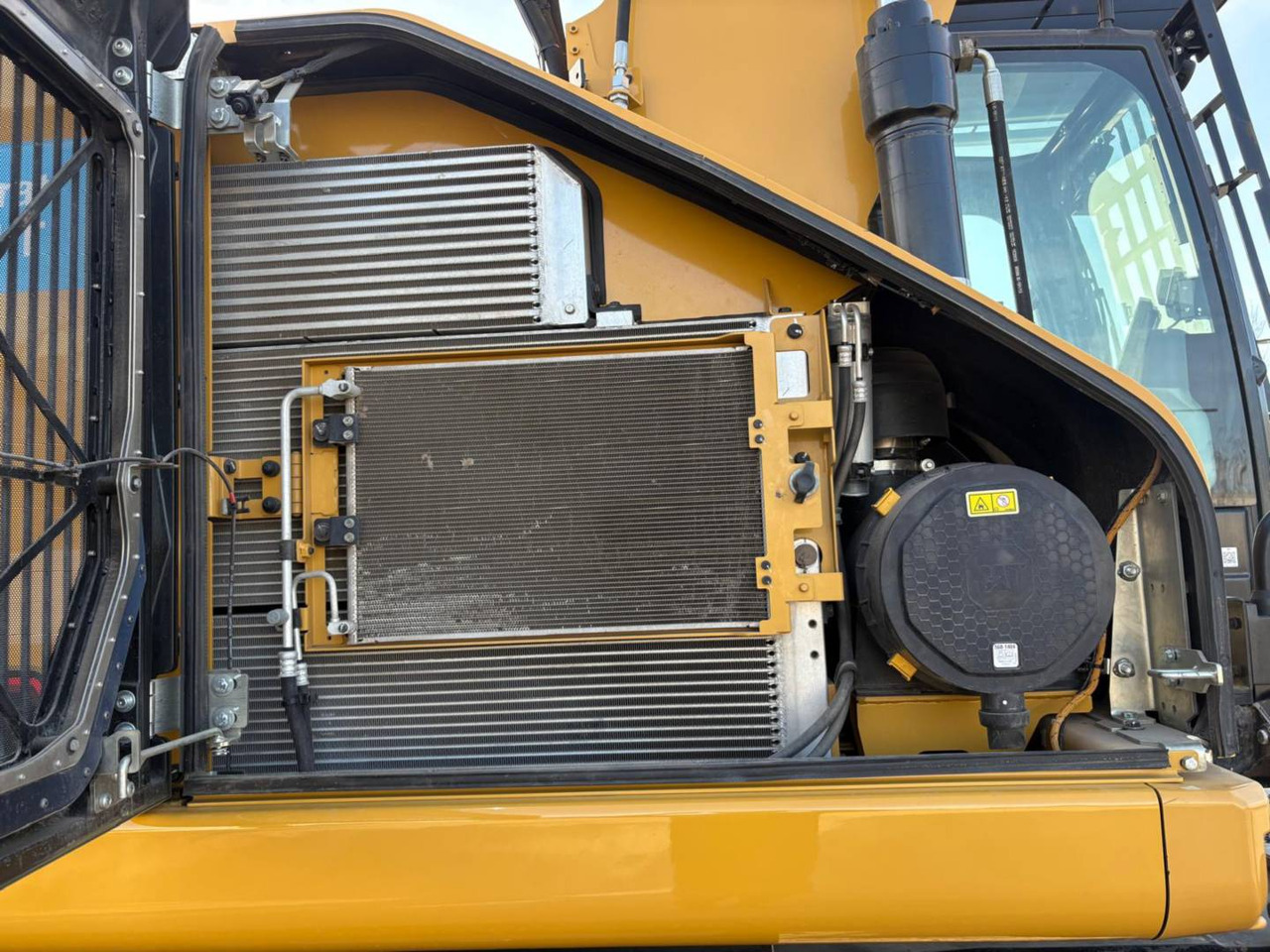 Ratastel ekskavaator CAT MH3024: pilt 16