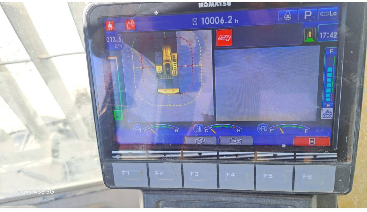 KOMATSU PC700LC - Lintekskavaator: pilt 5 KOMATSU PC700LC - Lintekskavaator: pilt 5
