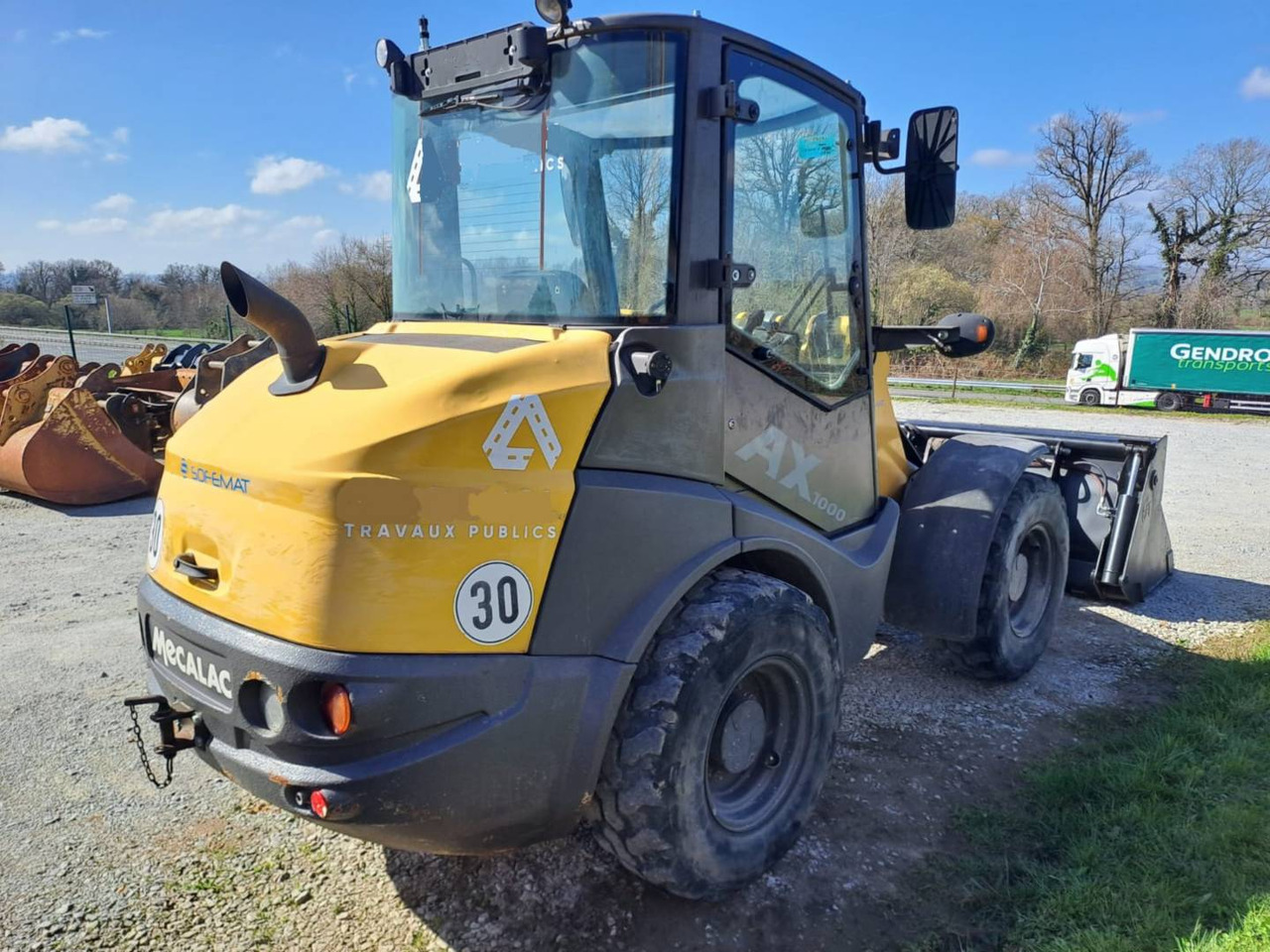 MECALAC AX1000 - Kompaktlaadur: pilt 3 MECALAC AX1000 - Kompaktlaadur: pilt 3