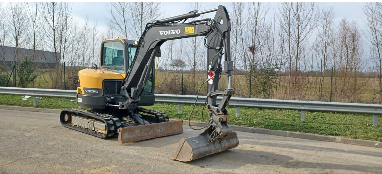 VOLVO CONSTRUCTION EQUIPMENT ECR58D - Lintekskavaator: pilt 2 VOLVO CONSTRUCTION EQUIPMENT ECR58D - Lintekskavaator: pilt 2