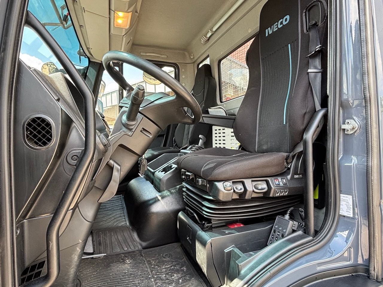Iveco ML140E25 offene Pritsche, AHK - Madelveok/ Platvormveok: pilt 4 Iveco ML140E25 offene Pritsche, AHK - Madelveok/ Platvormveok: pilt 4